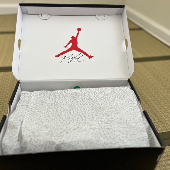 š„ Brand New Nike Air Jordan 3 āInternational Flightā ā Size 11 ā OG Box Include - Picture 4 of 10